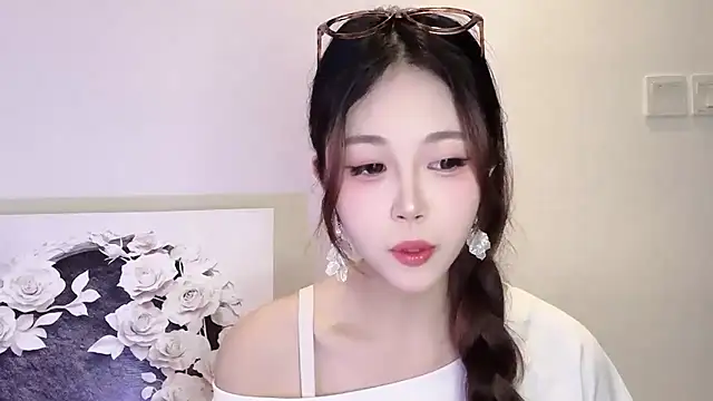 Snapshot of KiKi-011 chatting on 15, 5, 2026 KiKi-011 online show from 15, 5, 2026