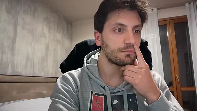 italianass94 online show from 22, 4, 2026