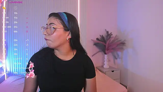 LucyWild8 online show from 24, 7, 2026