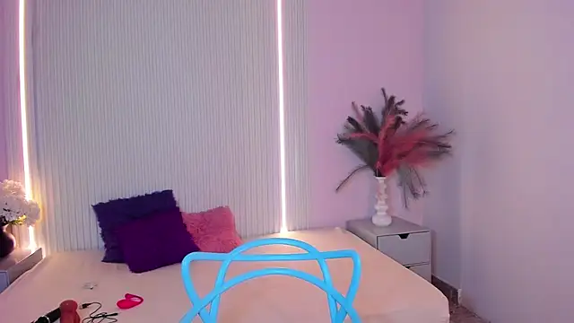 LucyWild8 online show from 27, 7, 2026