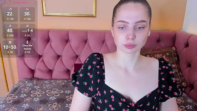 Snapshot of ReneeBlair chatting on 5, 6, 2026 ReneeBlair online show from 5, 6, 2026