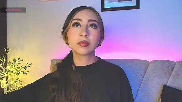 Cloe martinezz  online show from 25, 4, 2026