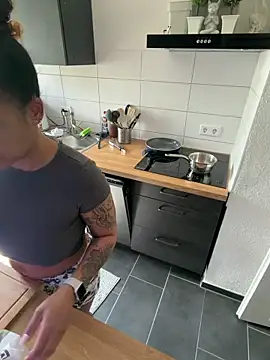 SweetPetiteNoir online show from 19, 4, 2026