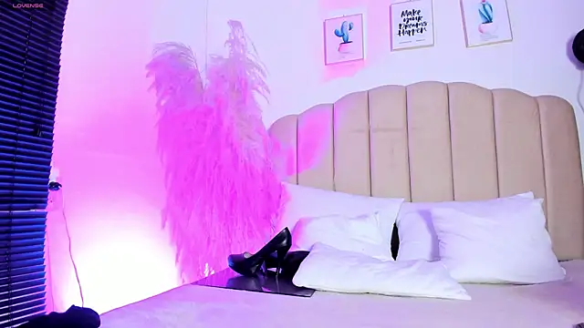 manuboobss online show from 22, 4, 2026