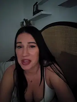 ashleyleeXX online show from 27, 4, 2026