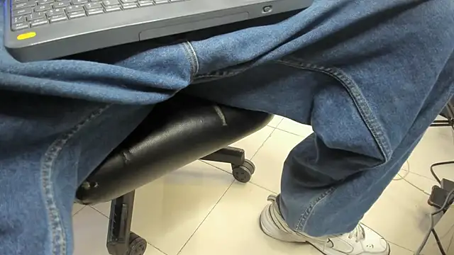 OliverThompsonJS online show from 22, 4, 2026