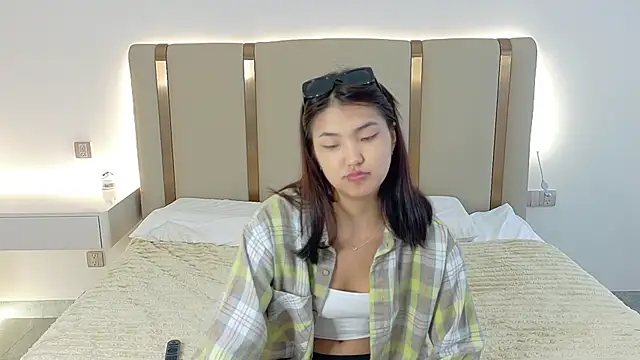 Maiaxoxo online show from 5, 7, 2026