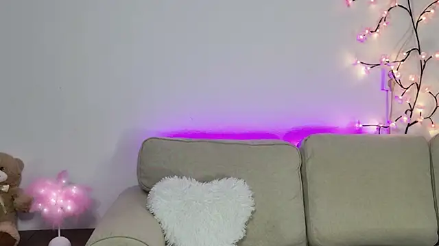 KylieElise online show from 24, 4, 2026