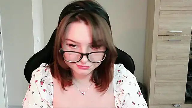 Kimberly Charm online show from 28, 7, 2026