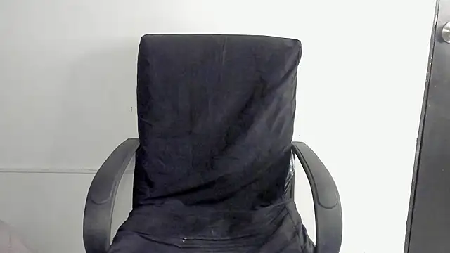 Snapshot of lolabunnysc chatting on 6, 5, 2026 lolabunnysc online show from 6, 5, 2026