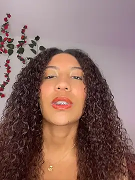 Daphnne Curly online show from 5, 7, 2026