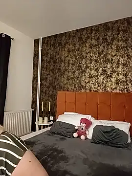 I amVeronicle online show from 19, 5, 2026