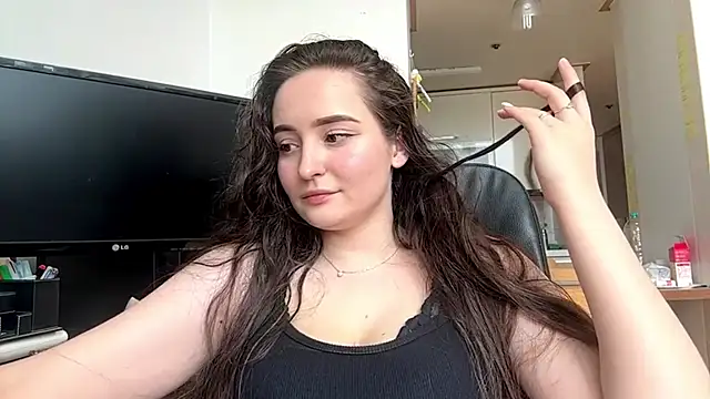 Emilly Cart online show from 28, 7, 2026