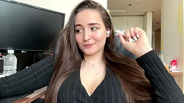 Emilly Cart online show from 30, 7, 2026