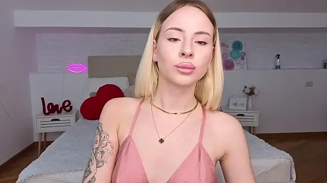 Snapshot of Bella_crazyy chatting on 26, 5, 2026 Bella crazyy online show from 26, 5, 2026