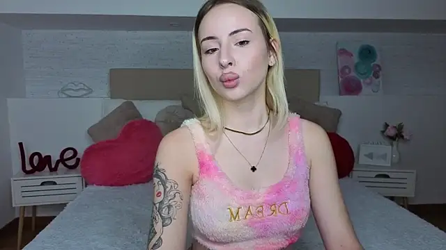Snapshot of Bella_crazyy chatting on 29, 5, 2026 Bella crazyy online show from 29, 5, 2026