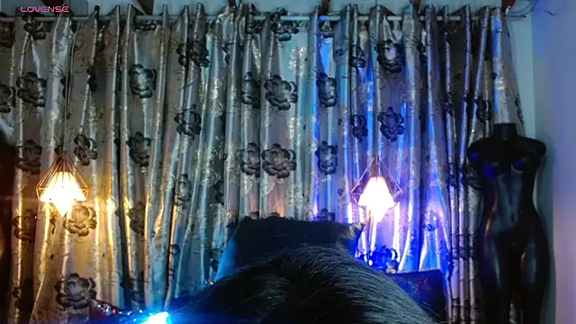 Snapshot of Hecate_doll chatting on 29, 4, 2026 Hecate doll online show from 29, 4, 2026