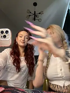 Snapshot of DriveThruCiri chatting on 9, 7, 2026 DriveThruCiri online show from 9, 7, 2026