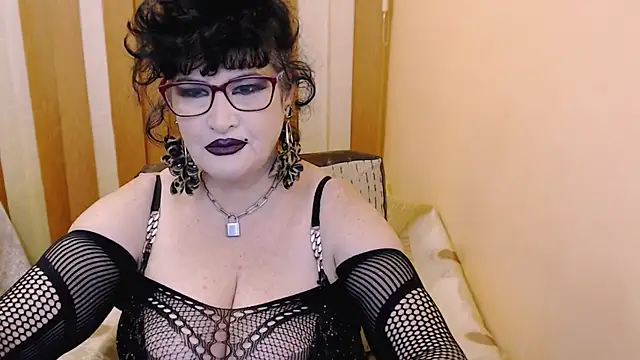 Snapshot of QuuenOfSin chatting on 9, 2, 2025 QuuenOfSin online show from 9, 2, 2025