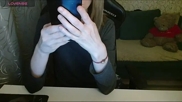  AlliceCullen  online show from 25, 4, 2026