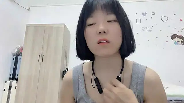 Snapshot of Belle-LL chatting on 6, 5, 2026 Belle-LL online show from 6, 5, 2026