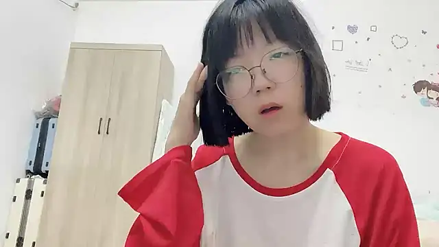 Snapshot of Belle-LL chatting on 11, 5, 2026 Belle-LL online show from 11, 5, 2026