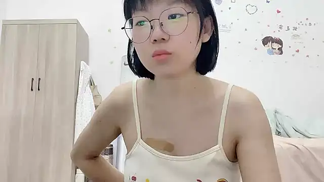 Snapshot of Belle-LL chatting on 14, 5, 2026 Belle-LL online show from 14, 5, 2026
