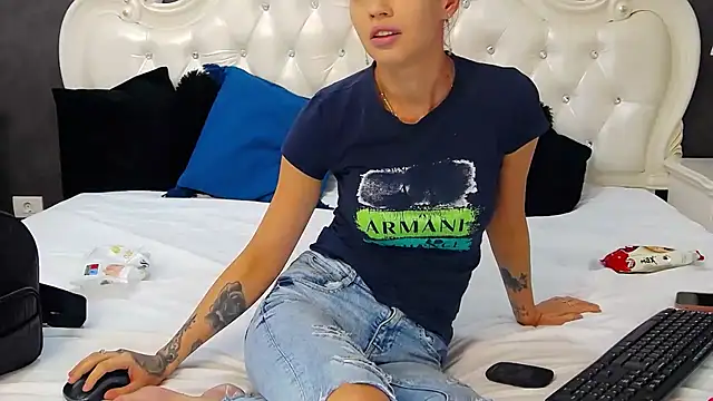 MeghanLoft online show from 25, 7, 2026
