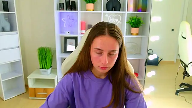 NadinnL online show from 21, 4, 2026