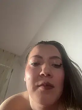 Snapshot of AlyraMoon chatting on 22, 4, 2026 AlyraMoon online show from 22, 4, 2026