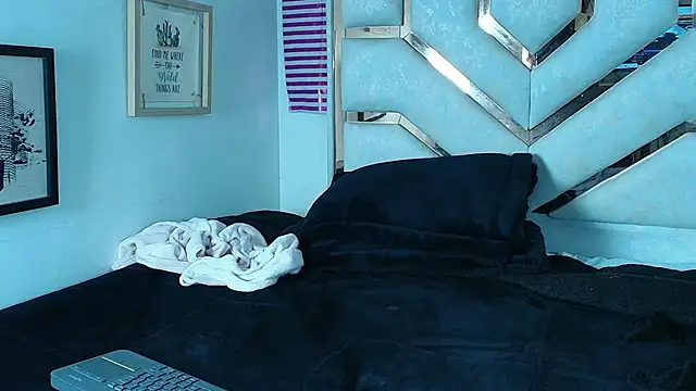 Milf vero online show from 30, 4, 2026