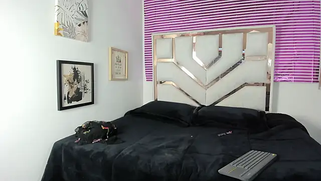 Milf vero online show from 13, 5, 2026