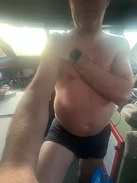 dadbod21 online show from 24, 4, 2026