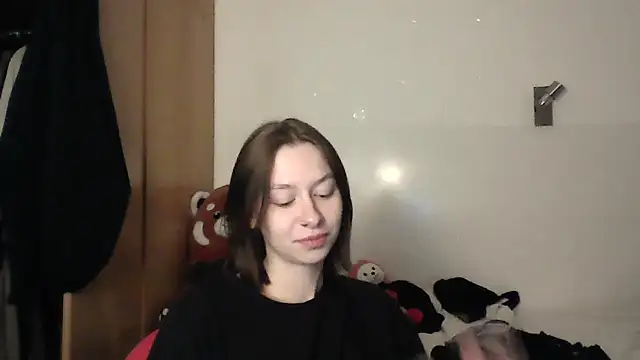 Snapshot of JuicyErika chatting on 7, 5, 2026 JuicyErika online show from 7, 5, 2026