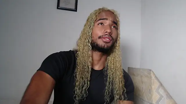 Snapshot of salvatore_amator chatting on 24, 5, 2026 salvatore amator online show from 24, 5, 2026