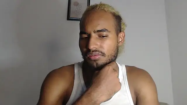 Snapshot of salvatore_amator chatting on 28, 5, 2026 salvatore amator online show from 28, 5, 2026