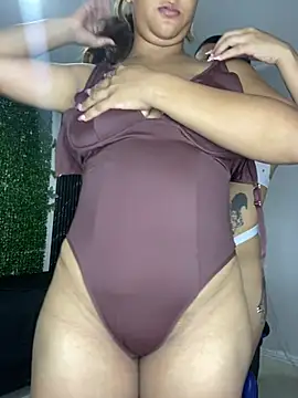 Snapshot of ValentinaLux_Oficiall chatting on 3, 6, 2026 ValentinaLux Oficiall online show from 3, 6, 2026
