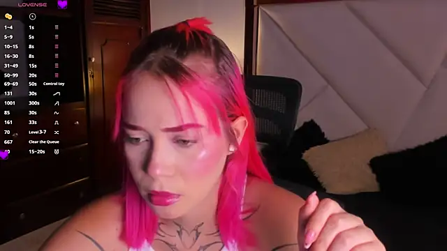 Snapshot of pinkiflame chatting on 2, 7, 2026 pinkiflame online show from 2, 7, 2026