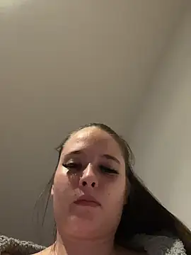 Snapshot of Poppylooloo chatting on 23, 4, 2026 Poppylooloo online show from 23, 4, 2026