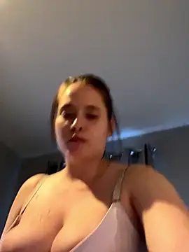 Snapshot of Poppylooloo chatting on 25, 4, 2026 Poppylooloo online show from 25, 4, 2026