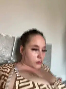 Snapshot of Poppylooloo chatting on 24, 5, 2026 Poppylooloo online show from 24, 5, 2026