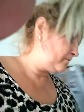 Divineblond online show from 8, 10, 2025