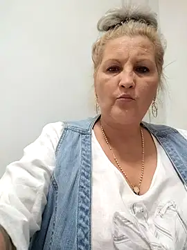 Divineblond online show from 28, 10, 2025