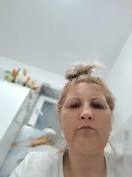 Divineblond online show from 28, 4, 2026