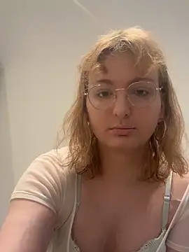 LilyFoot online show from 25, 4, 2026