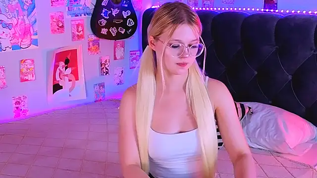 LunariaFox online show from 15, 7, 2026