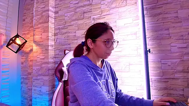 stephaniesun  online show from 28, 7, 2026