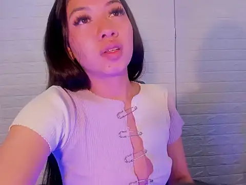 Snapshot of Aris_Logan chatting on 13, 5, 2026 Aris Logan online show from 13, 5, 2026