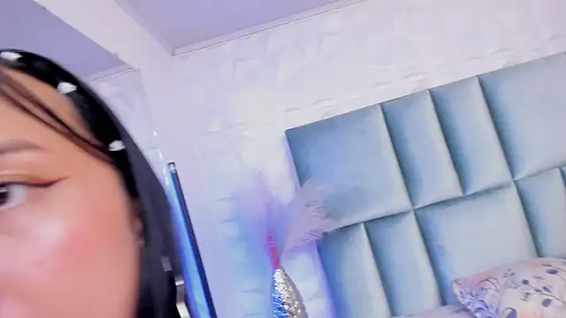 EmmyCastillo online show from 28, 7, 2026