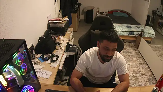 Snapshot of Yaraktisdan chatting on 5, 5, 2026 Yaraktisdan online show from 5, 5, 2026